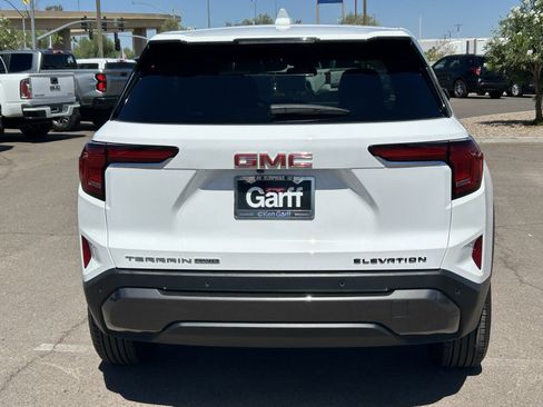 Used 2025 GMC Terrain Elevation AWD/4WD image 4