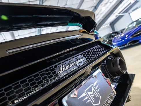 Used 2023 Lamborghini Huracan Tecnica RWD image 19