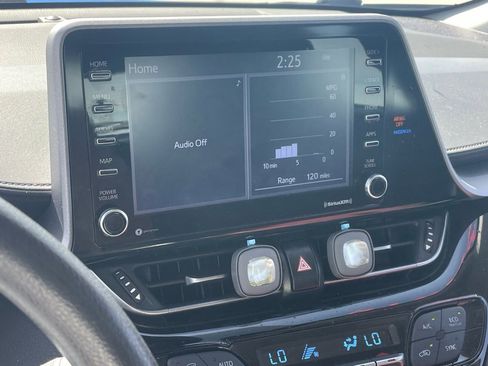 Used 2020 Toyota C-HR LE image 4