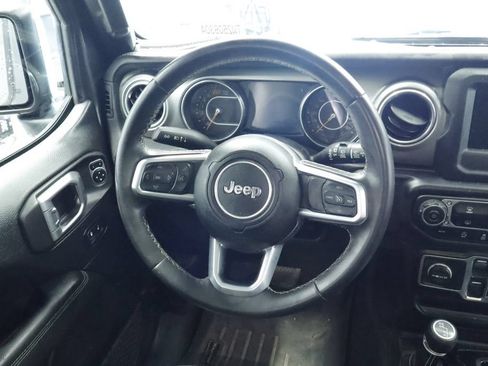 Certified 2019 Jeep Wrangler Unlimited Sahara AWD/4WD image 25