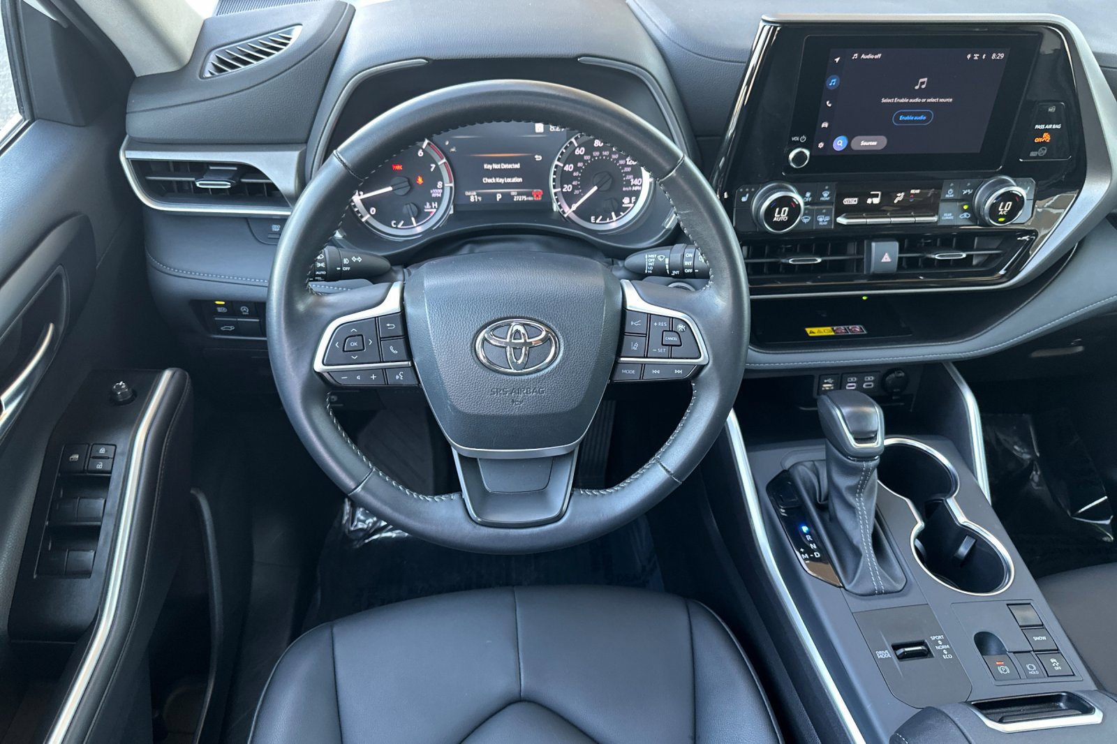 Used 2025 Toyota Highlander XLE FWD image 15