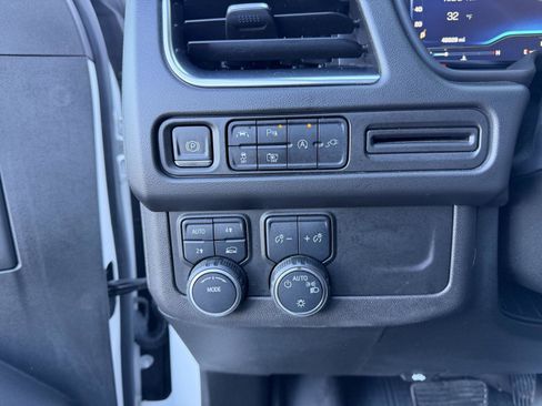 Used 2022 Chevrolet Tahoe LT w/ Luxury Package image 21