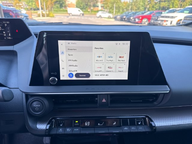 Used 2023 Toyota Prius XLE FWD image 18