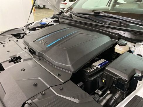 Used 2023 Hyundai Ioniq 5 SEL image 97