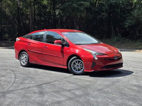 Used 2018 Toyota Prius Two w/ Prius Two Safety Plus Package FWD image 1