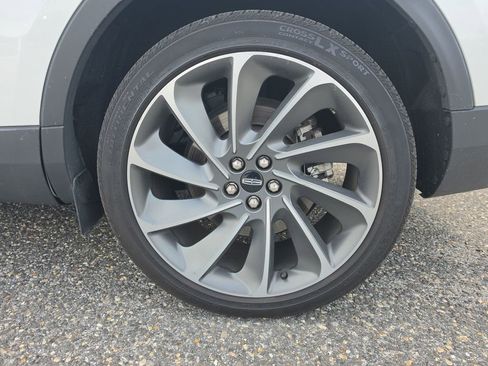 Used 2023 Lincoln Nautilus Reserve w/ Equipment Group 201A image 8