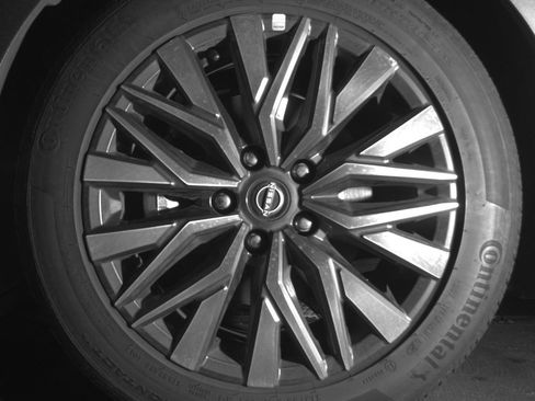 Used 2025 Nissan Altima 2.5 SV image 12