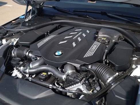 Used 2022 BMW 750i xDrive AWD/4WD image 11
