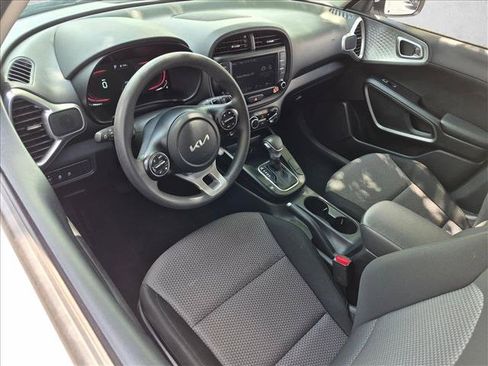 Used 2024 Kia Soul LX w/ Option Group 015 FWD image 10