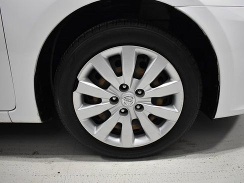 Used 2019 Nissan Sentra S image 9