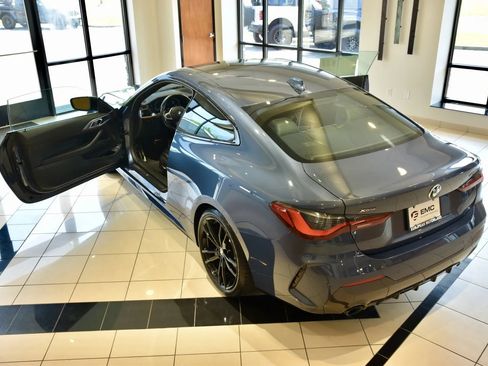Used 2021 BMW 430i xDrive Coupe w/ M Sport Package AWD/4WD image 8