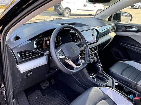 Certified 2022 Volkswagen Taos SEL image 14