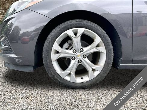 Used 2017 Chevrolet Cruze Premier FWD image 9