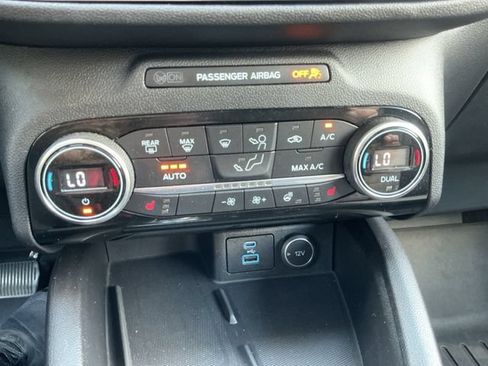 Used 2021 Ford Escape Titanium w/ Titanium Elite Package AWD/4WD image 16