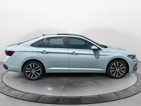 Certified 2026 Volkswagen Jetta SE FWD image 8