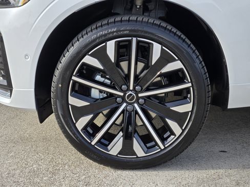 New 2026 Volvo XC60 B5 Ultra w/ Protection Package Premier image 11