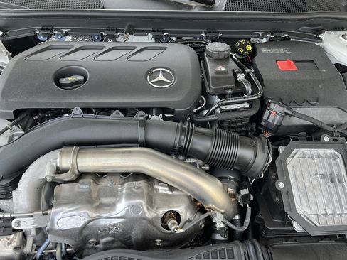 Used 2025 Mercedes-Benz CLA 250 4MATIC image 11