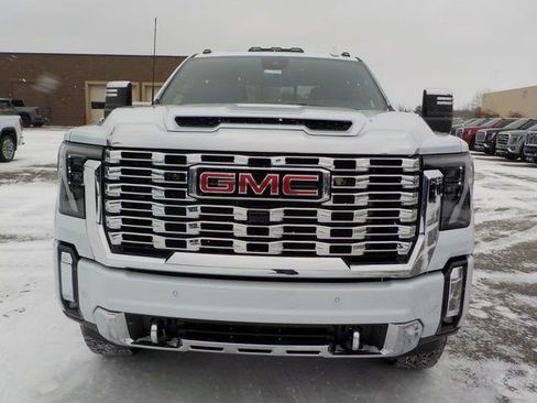 New 2026 GMC Sierra 3500 Denali w/ Denali Reserve Package image 11
