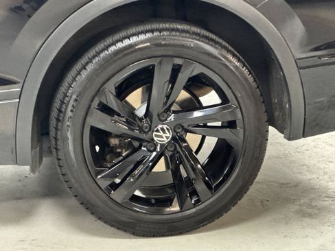 Used 2024 Volkswagen Tiguan SE R-Line AWD/4WD image 24
