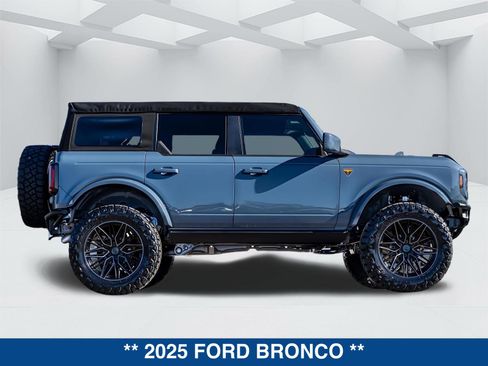 New 2025 Ford Bronco Badlands AWD/4WD image 2