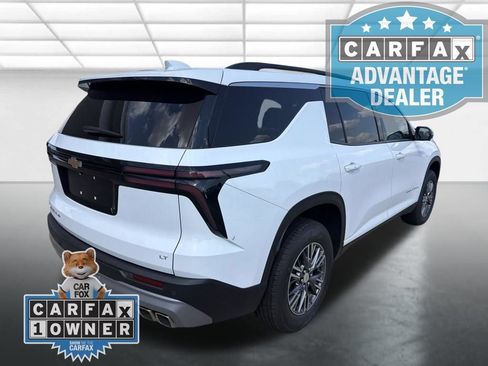 Used 2024 Chevrolet Traverse LT AWD/4WD image 2