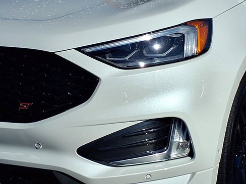 Used 2024 Ford Edge ST w/ Equipment Group 401A AWD/4WD image 32
