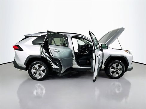 Used 2022 Toyota RAV4 LE image 24
