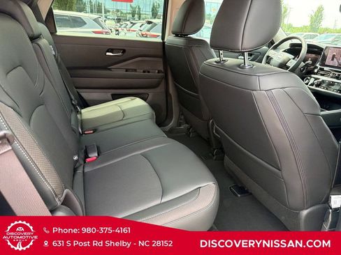 New 2026 Nissan Pathfinder SL FWD image 36