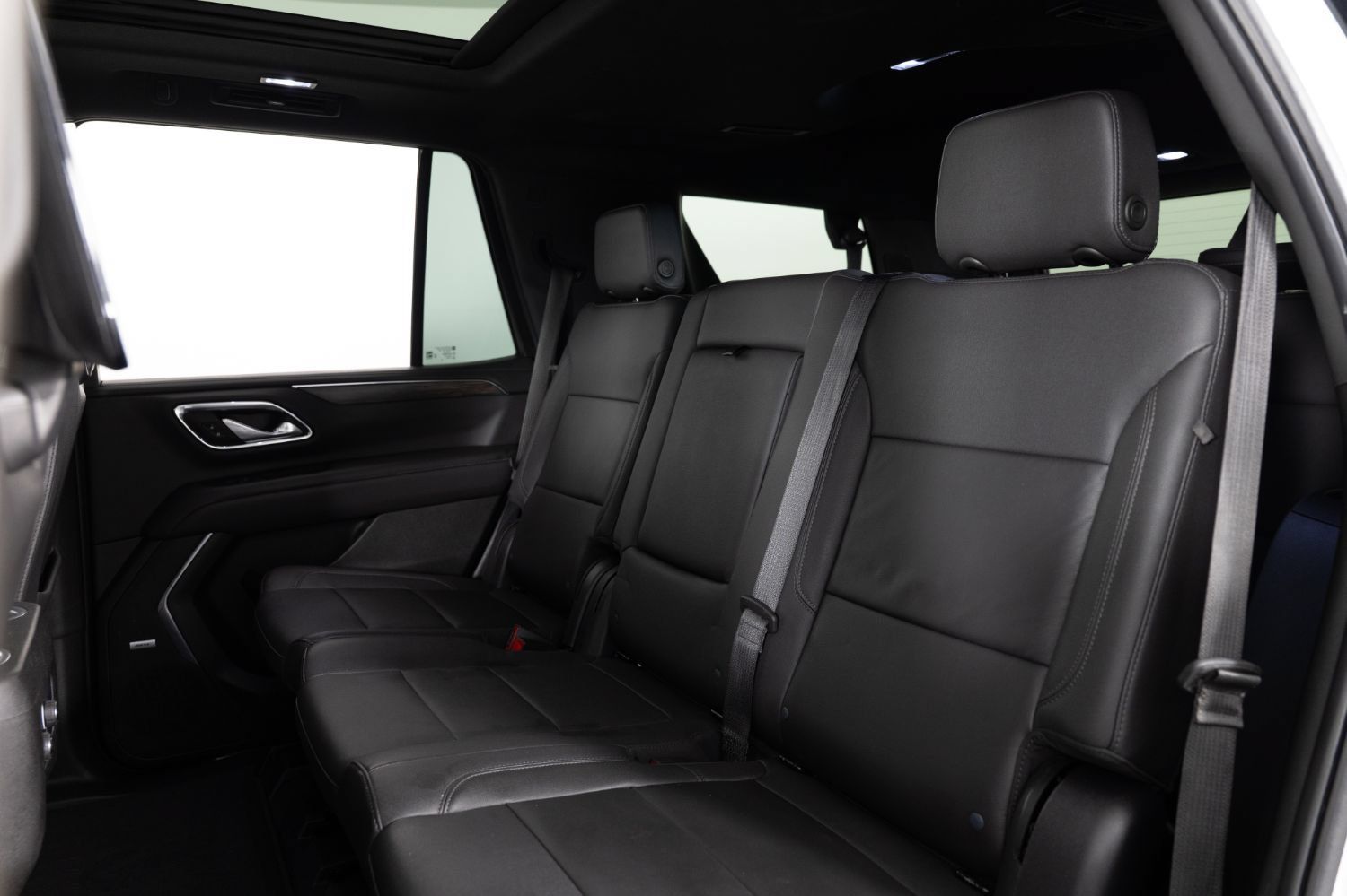 Used 2023 Chevrolet Tahoe Z71 w/ Luxury Package AWD/4WD image 18