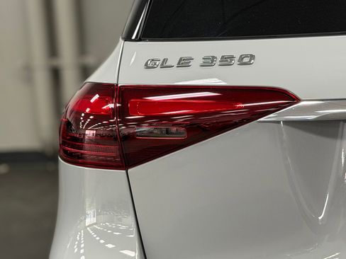 Used 2025 Mercedes-Benz GLE 350 4MATIC image 13