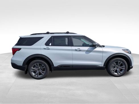 New 2026 Ford Explorer Active AWD/4WD image 4