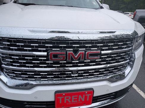 Certified 2023 GMC Acadia Denali w/ Denali Ultimate Package FWD image 14