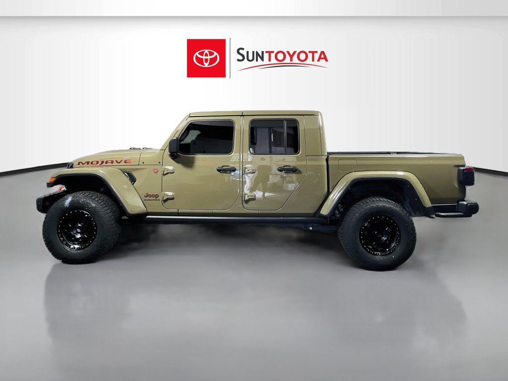 Used 2025 Jeep Gladiator Mojave AWD/4WD image 6