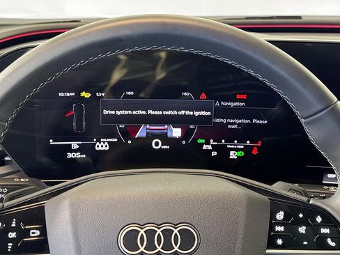 Used 2025 Audi Q5 Premium w/ Convenience Package image 11