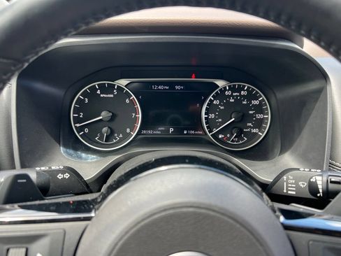 Used 2023 Nissan Rogue SL AWD/4WD image 17