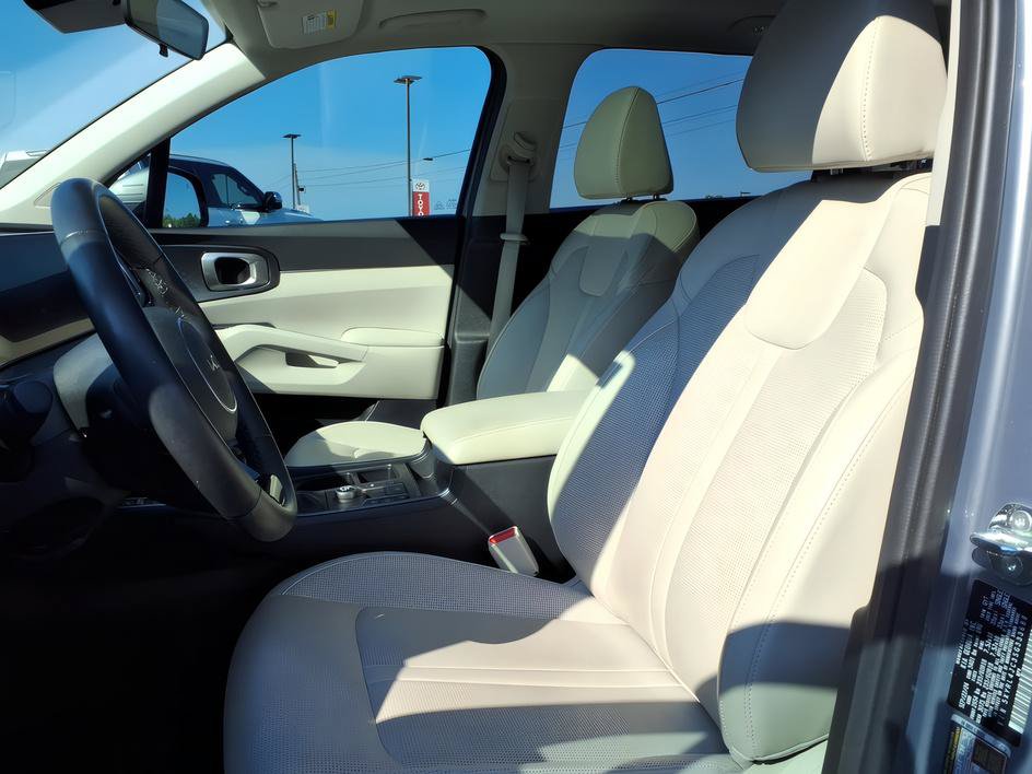 Used 2025 Kia Sorento S w/ Panoramic Sunroof Package FWD image 15
