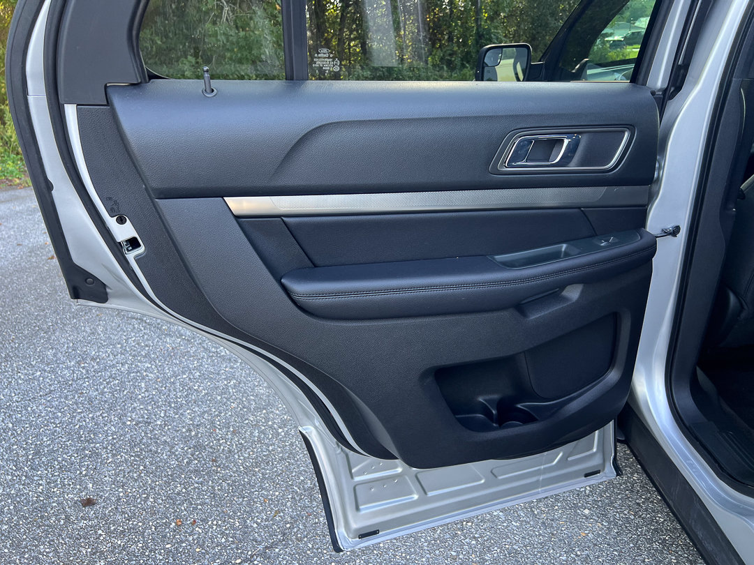 Used 2018 Ford Explorer XLT w/ Equipment Group 201A FWD image 27