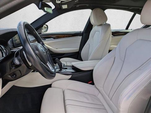Used 2018 BMW 540i image 11