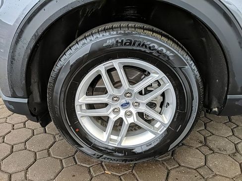 Certified 2025 Ford Explorer Active image 11