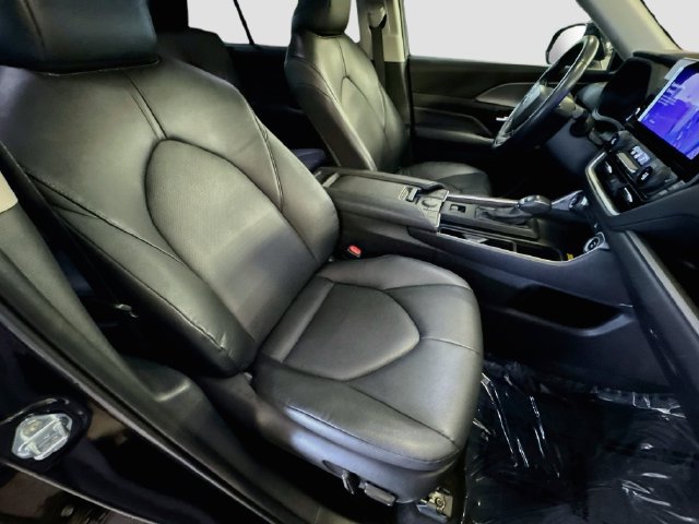 Used 2025 Toyota Grand Highlander FWD image 30