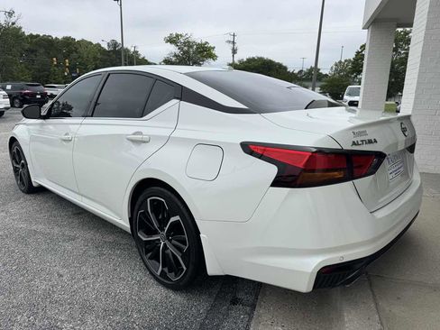 Used 2024 Nissan Altima 2.5 SR FWD image 8