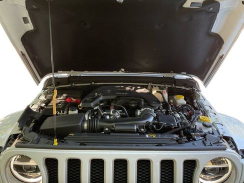 Used 2021 Jeep Wrangler Unlimited Sahara AWD/4WD image 14