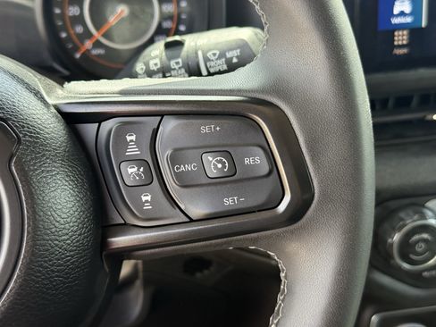 Used 2025 Jeep Wrangler Unlimited Sport AWD/4WD image 18