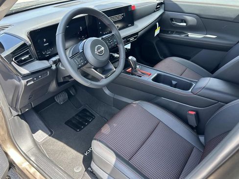 New 2026 Nissan Kicks SR w/ SR Premium Package AWD/4WD image 14