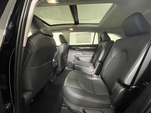 New 2026 Toyota Highlander Platinum AWD/4WD image 11