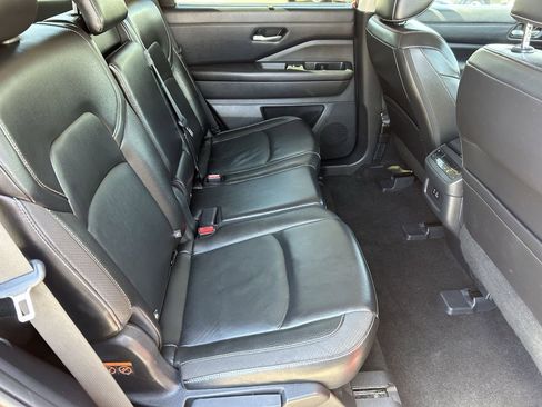 Certified 2023 Nissan Pathfinder SL AWD/4WD image 12