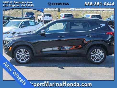 Used 2021 Kia Seltos S FWD image 3