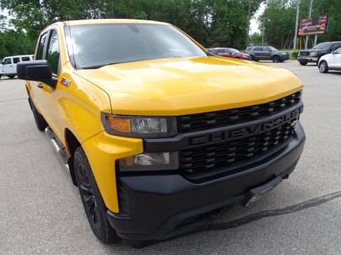 Used 2019 Chevrolet Silverado 1500 4x4 Crew Cab w/ WT Convenience Package image 2