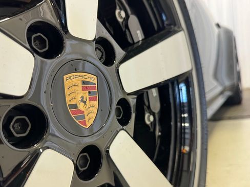 Used 2026 Porsche 911 Carrera 4S AWD/4WD image 35