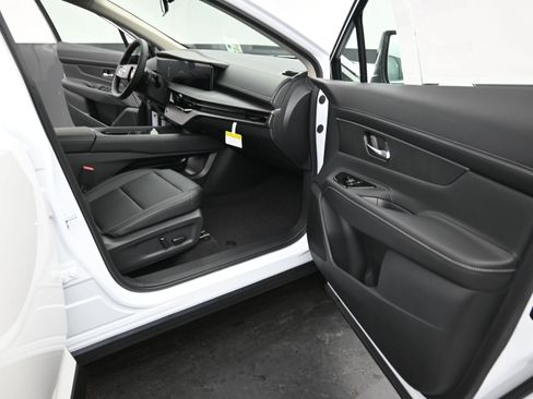 New 2025 Nissan Murano SV image 18